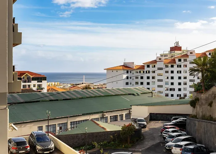 Rua Do Pina 5 Cozy 3-bedroom In Funchal (Madeira)